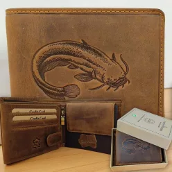 Ajándék_horgásznak_Pénztárca_harcsa_mintával