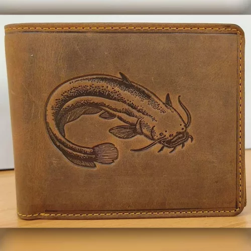 Ajándék_horgásznak_Pénztárca_harcsa_mintával