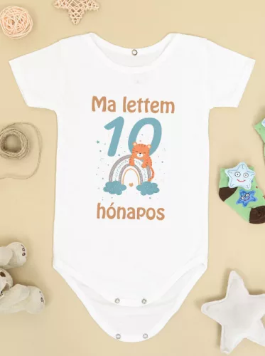 Baba_Ajándék_Feliratos_Body_10_hónapos_lettem_tigrises