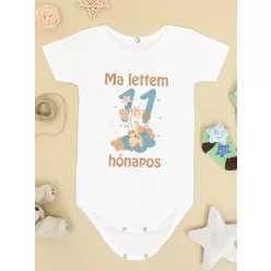 Baba_Ajándék_Feliratos_Body_11_hónapos_lettem_zsiráfos