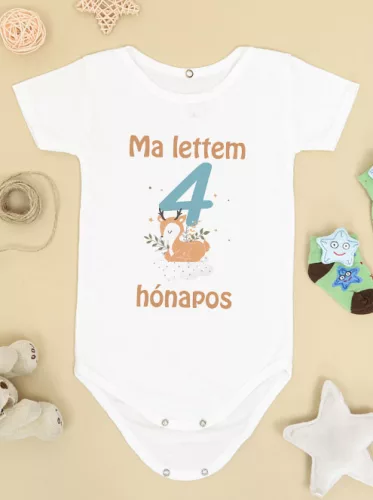 Baba_Ajándék_Feliratos_Body_4_hónapos_lettem_őzikés