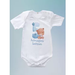 Baba_Ajándék_Macis_body_kisfiúknak_5_hónapos_lettem