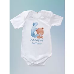 Baba_Ajándék_Macis_body_kisfiúknak_6_hónapos_lettem