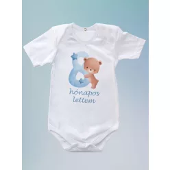 Baba_Ajándék_Macis_body_kisfiúknak_8_hónapos_lettem