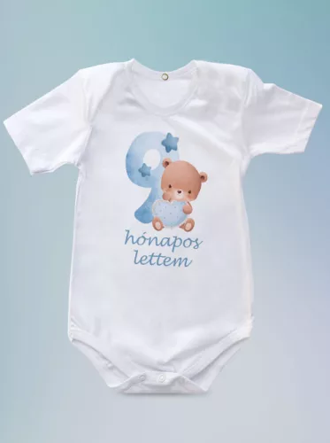 Baba_Ajándék_Macis_body_kisfiúknak_9_hónapos_lettem