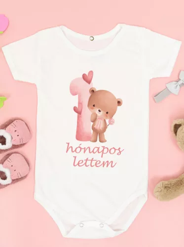 Baba_Ajándék_Macis_body_kislánynak_1_hónapos_lettem