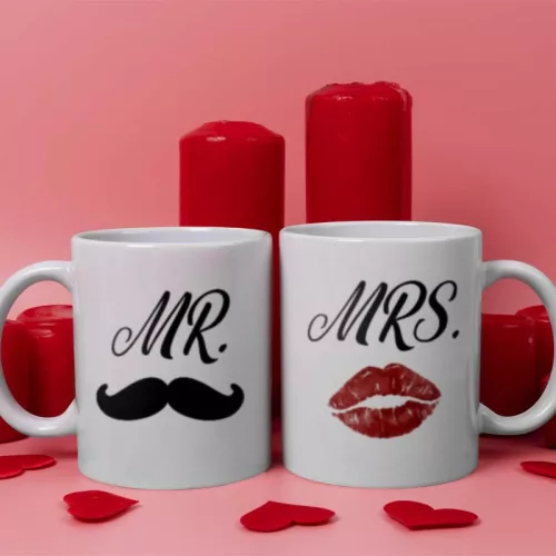 Mrs_Mr_bögrék_Bajusz_és_csókos_száj_