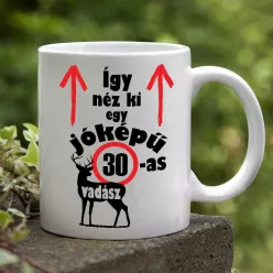 Születésnapi_ajándék_vadászoknak_Jóképű_vadász_bögre_