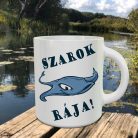 Humoros_horgász_ajándék_Szarok_rája_bögre_