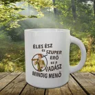 Ajándék_vadásznak_Éles_ész_szuper_erő_bögre_