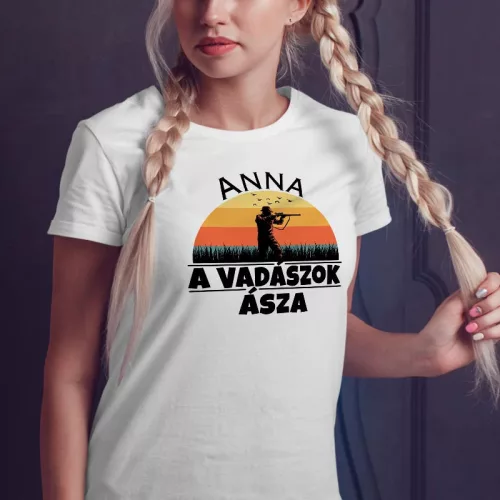 Névre_szóló_női_pólók_Vadászok_ásza_