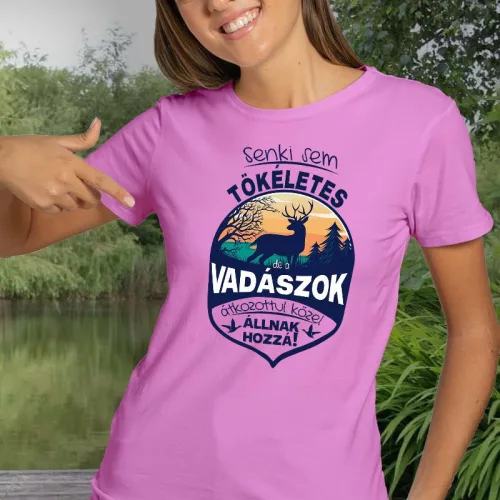 Vadász_női_póló_Senki_sem_tökéletes_