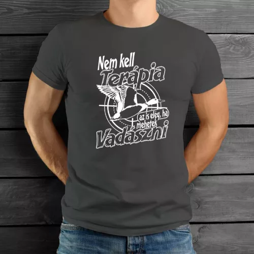 Feliratos_vadász_póló_Nem_kell_terápia_