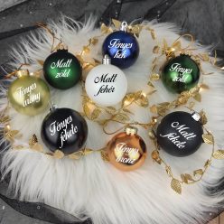 Saját_neves_karácsonyfadísz_gömb_Karácsonyi_ajándékok_