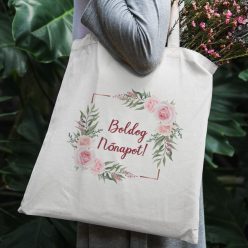 Rózsa_mintás_táska_nőnapra_Ajándék_nőnapra_