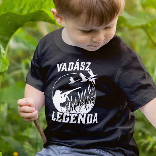 Ajándékötlet_vadásznak_Legendás_vadász_gyerek_póló
