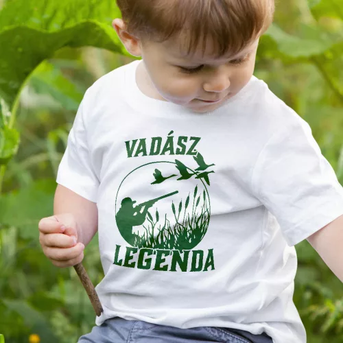 Ajándékötlet_vadásznak_Legendás_vadász_gyerek_póló