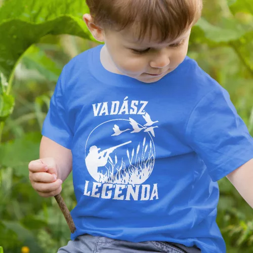 Ajándékötlet_vadásznak_Legendás_vadász_gyerek_póló