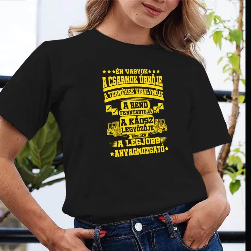 Ajándék_raktárosnak_Csarnok_úrnője_póló_