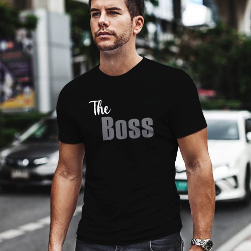 Póló_főnöknek_The_Boss_