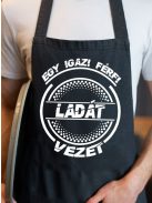 Ladás kötény_Igazi férfi Ladát vezet