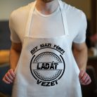 Ladás_kötény_Igazi_férfi_Ladát_vezet_