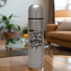 Ajándék_orvosnak_Orvos_vagyok_termosz_
