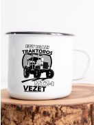 Ajándék traktorosoknak_MTZ bögre_Egy igazi traktoros MTZ-t vezet