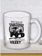 Ajándék traktorosoknak_MTZ bögre_Egy igazi traktoros MTZ-t vezet