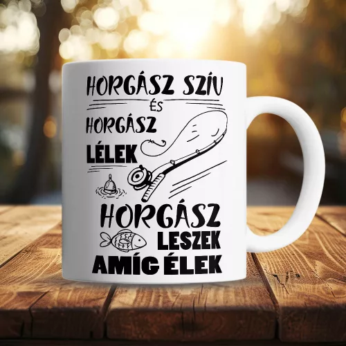 Horgásznak_ajándék_Horgász_szív_bögre_