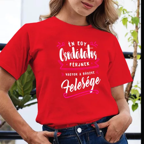 Ajándék_nőknek_Póló_büszke_feleségnek_