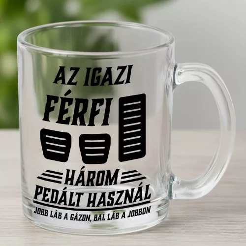 Autós_bögre_férfiaknak_Három_pedált_használ_