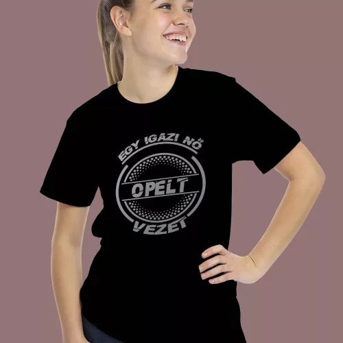 Opel_póló_Igazi_nő_opelt_vezet_