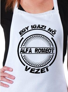 Alfa romeos kötény_Igazi nő alfát vezet