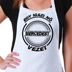 Mercedes_kötény_Igazi_nő_mercit_vezet_