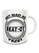 Seat-os bögre_Igazi nő Seatot vezet