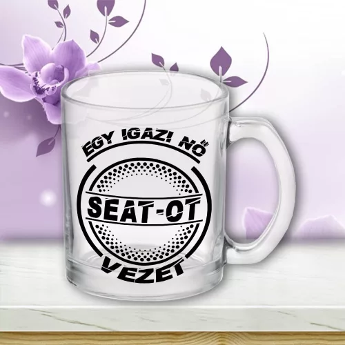 Seat-os_bögre_Igazi_nő_Seatot_vezet_