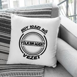 Autós_párna_Igazi_nő_Volkswagent_vezet_
