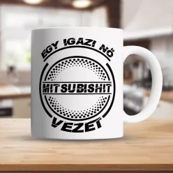 Autós_bögre_Igazi_nő_Mitsubishit_vezet_