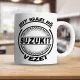 Suzukis_bögre_Igazi_nő_Suzukit_vezet_