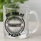 Trabantos_bögre_Igazi_nő_Trabantot_vezet_