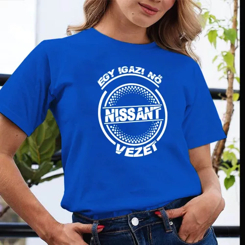 Nissanos_póló_Igazi_nő_Nissant_vezet_