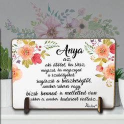 Anyák_napi_ajándék_Anya_az_aki_átölel_Fatábla_tartóval