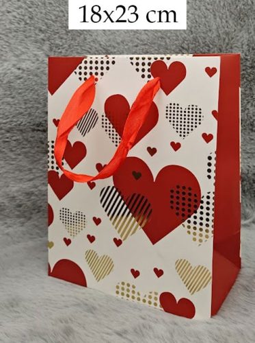 Ajándéktasak_arany,_piros_szíves__Webshop