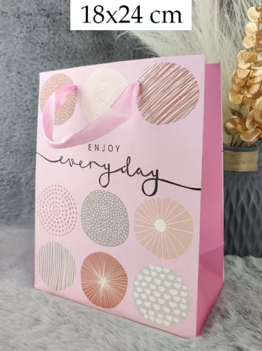 Ajándéktasak_Enjoy_everyday_felirattal_