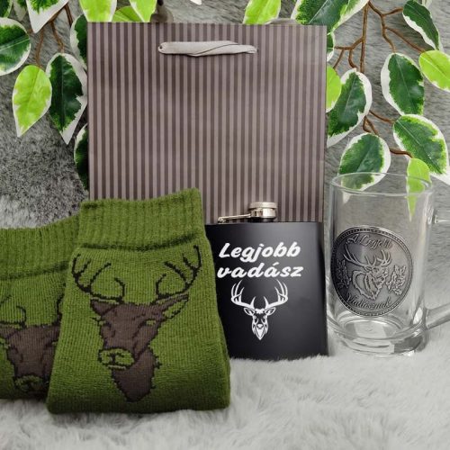 Ajándékcsomag_vadásznak_Korsó,flaska,zokni_