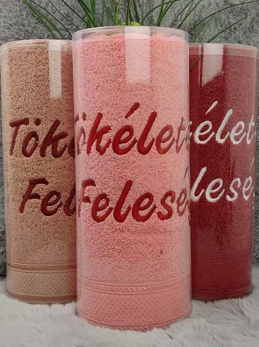 Ajándék_Nőknek_Tökéletes_Feleség_törölköző_