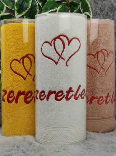 Szerelmes_törölköző_Szeretlek_hímzett_törölköző_