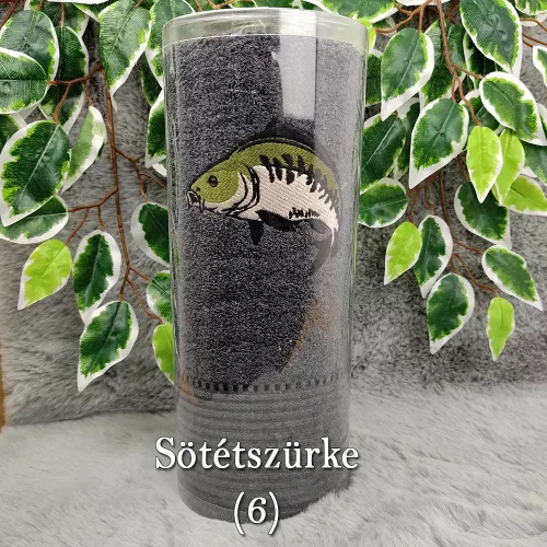 Meglepetés_horgásznak_Ponty_mintás_hímzett_törölköző