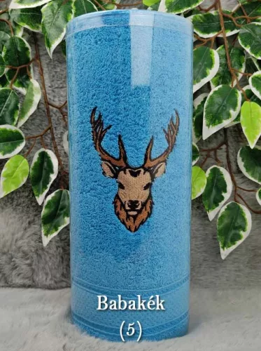 Ajándék_vadászoknak_Szarvas_mintás_hímzett_törölköző